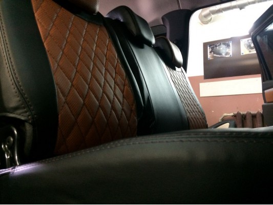 Авточехлы на Lada Largus